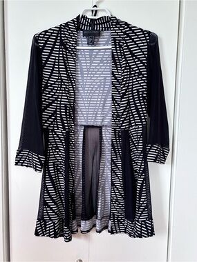 Frank Lyman Black White Mesh Cardigan Size 10 Open Front